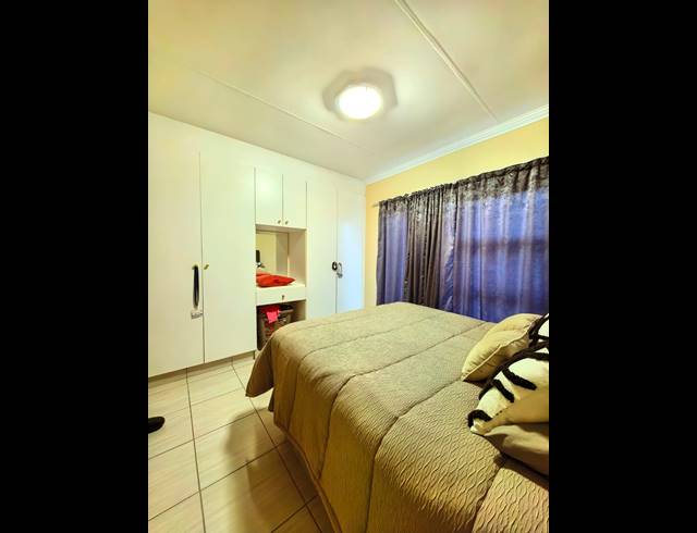 2 BEDROOM TOWNHOUSE FOR SALE IN SASOLBURG EXT 23